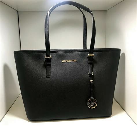 michael kors sacoche femme noir|michael kors sac a main.